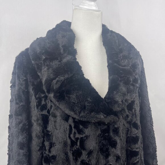 Outdoor Edition By Parkhurst Long Black Faux Fur Coat With Button Closure - Picture 4 of 14